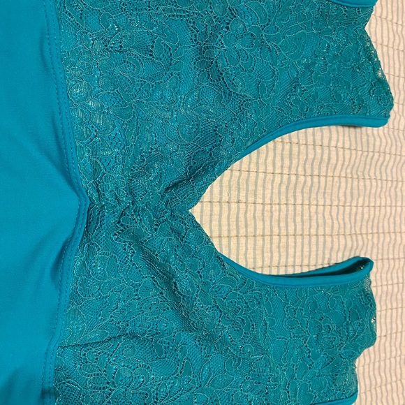 Ladies size extra-small dance leotard - Picture 3 of 3